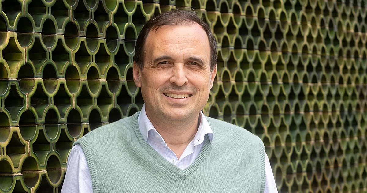 Un prestigioso cirujano español compara las reivindicaciones médicas con las jornadas de futbolistas