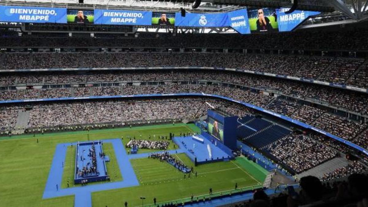 Florentino Pérez confirma el regreso inminente de los conciertos al Bernabéu tras fallo judicial