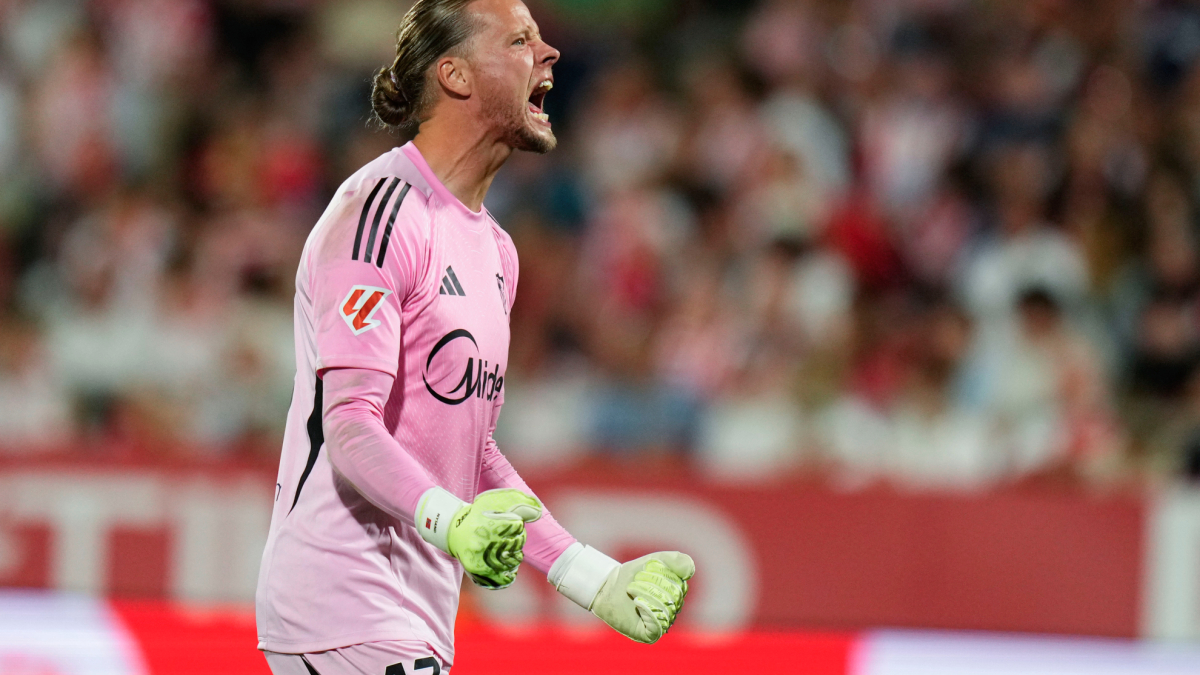 Nyland’s Sacrifice: Goalkeeper Postponed Surgery to Help Sevilla Secure La Liga Status