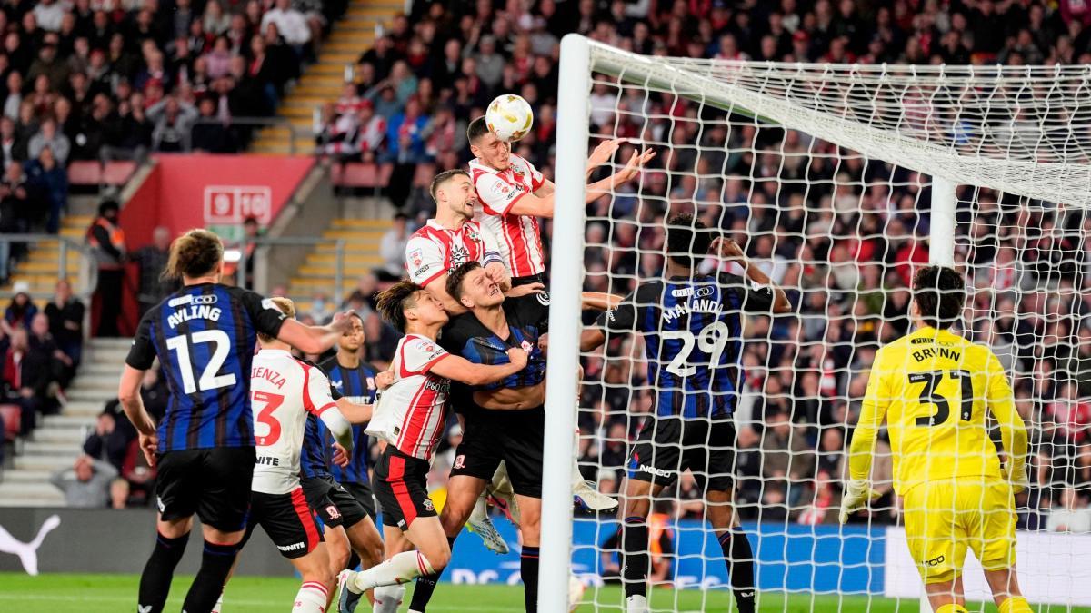 Southampton al borde de la expulsión de los playoffs de ascenso a la Premier League por acusaciones de espionaje