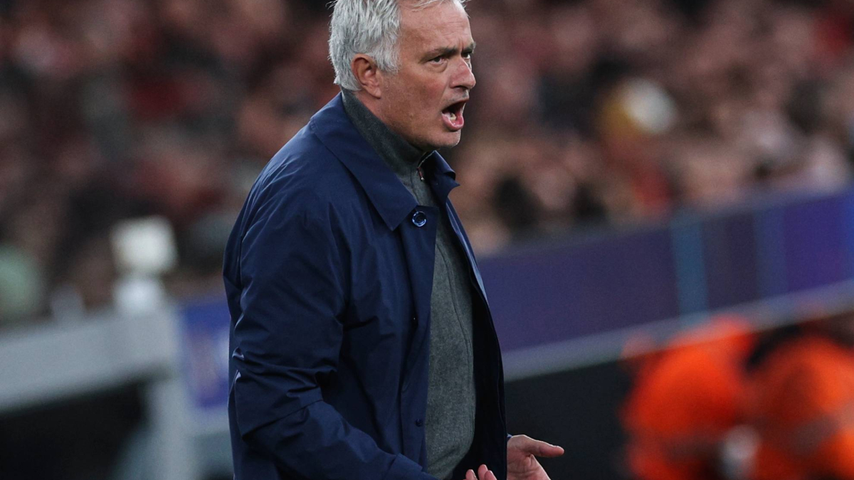 Mourinho: A 63-year-old battling football with unwavering intensity