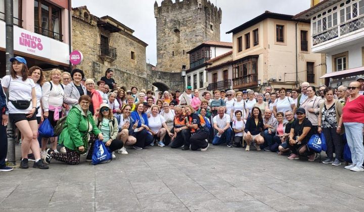 Salas y Tineo se unen en una caminata saludable contra el tabaco