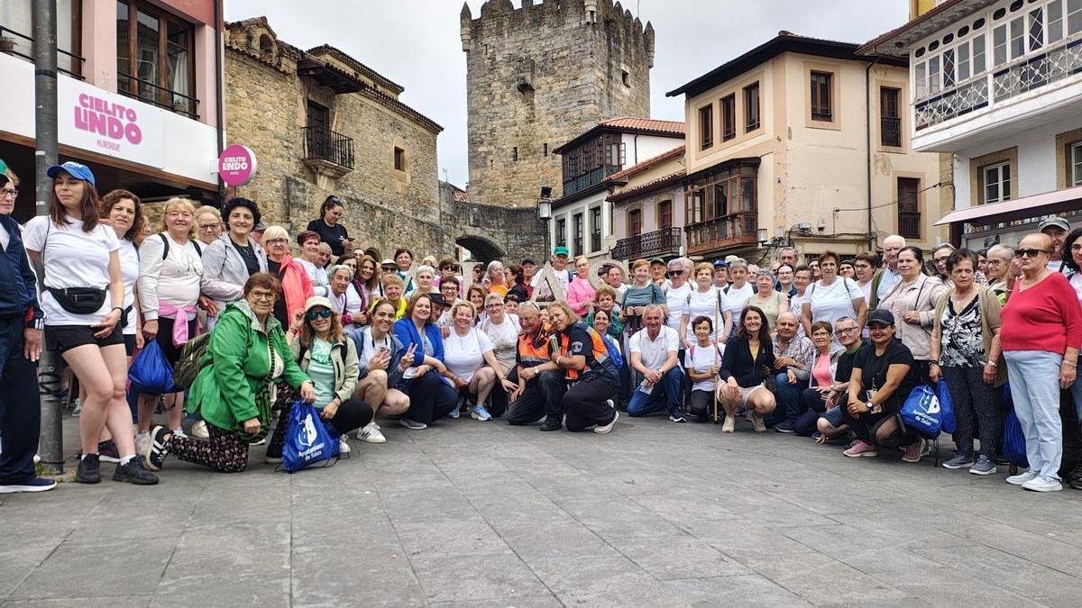 Salas y Tineo se unen en una caminata saludable contra el tabaco