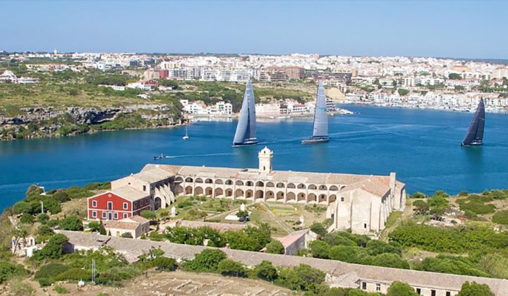 Menorca: Más Allá del Sol y la Playa, una Isla de Cultura y Patrimonio