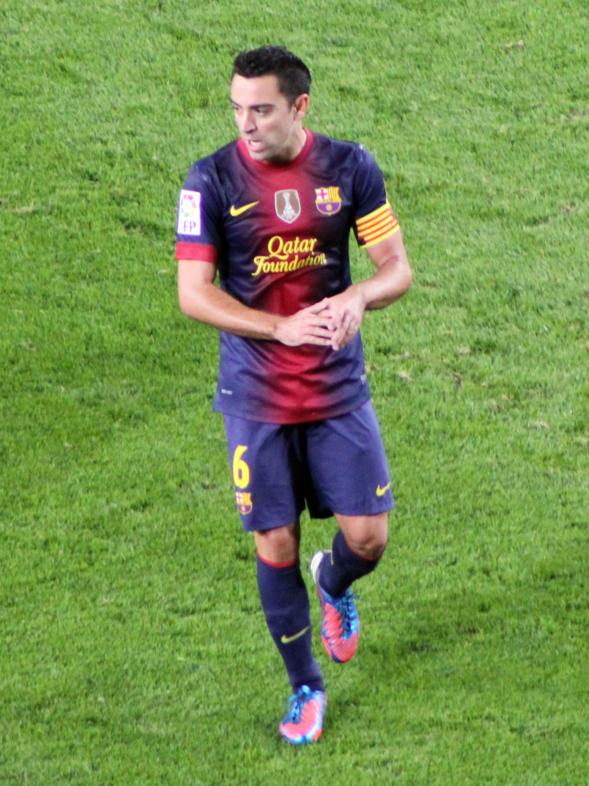 Xavi Hernández dirigiendo un entrenamiento del FC Barcelona en la Ciudad Deportiva Joan Gamper.