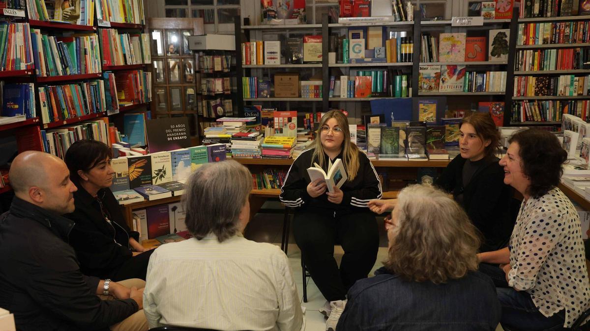 La fiebre de los clubes de lectura impulsa la vida cultural en Vigo