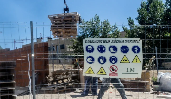 El Banco de España ha lanzado una seria advertencia sobre la crisis de vivienda en España, elevando a 750.000 el número de inmuebles que fal