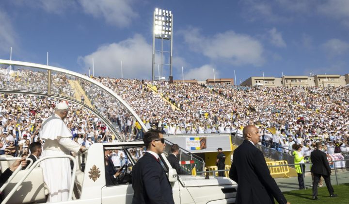 El Papa León XIV ha concluido su reciente visita a España, dejando tras de sí una serie de mensajes y gestos que trascienden las cifras de a