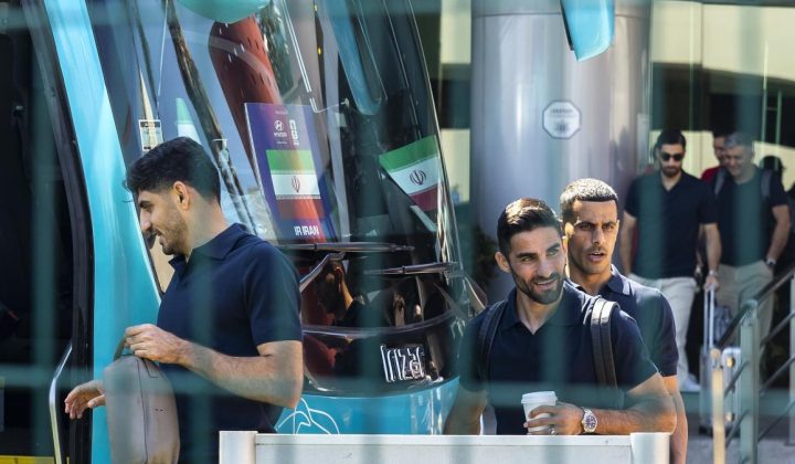 La selección nacional de Irán llevó a cabo su primer entrenamiento en suelo estadounidense este domingo, ultimando detalles de cara a su deb