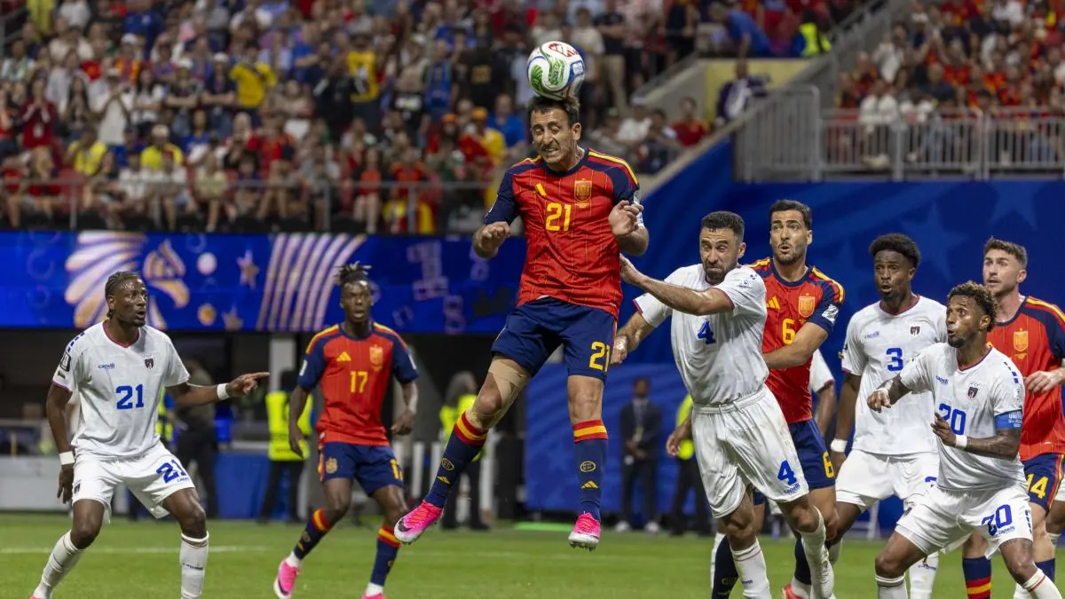 La selección española se enfrenta a un partido decisivo contra Uruguay esta madrugada, un duelo que determinará el liderato del grupo en la
