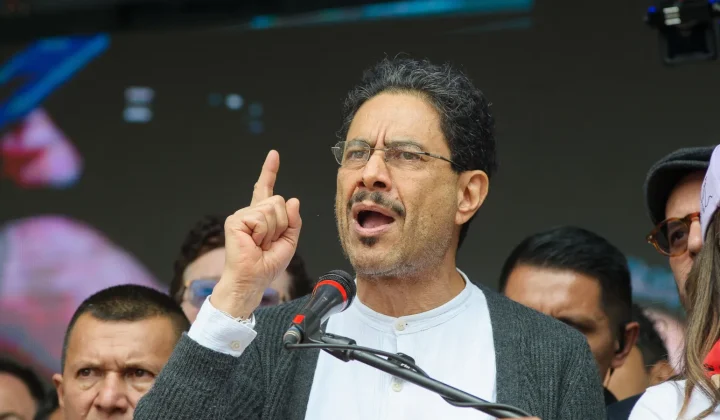La nación sudamericana se encuentra inmersa en la fase culminante de una contienda electoral que ha dividido profundamente a su población, e