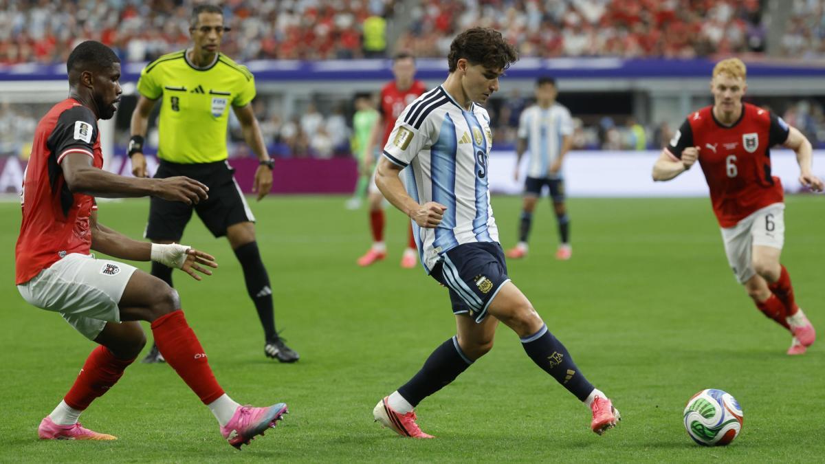 Kiko Narváez reacciona a las palabras de Julián Álvarez y cita a Cruyff