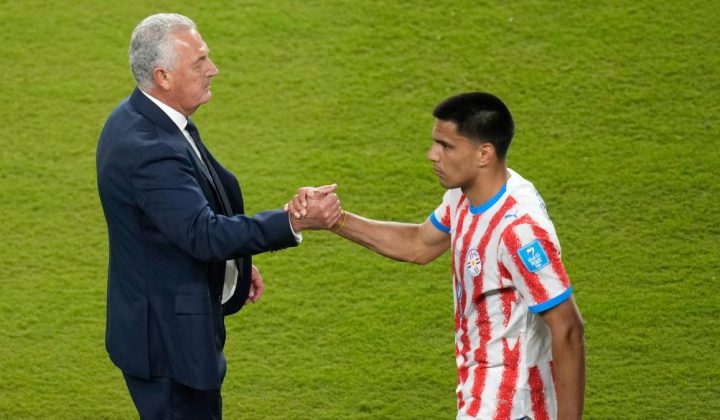 Gustavo Alfaro lamenta el empate de Paraguay ante Australia y enfoca en la fortaleza mental
