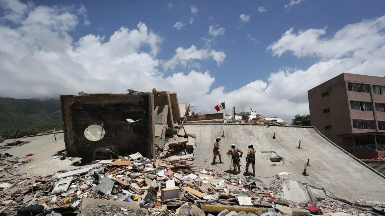 Un fuerte terremoto ha sacudido Venezuela, dejando tras de sí una estela de destrucción y complicando aún más la ya delicada situación human
