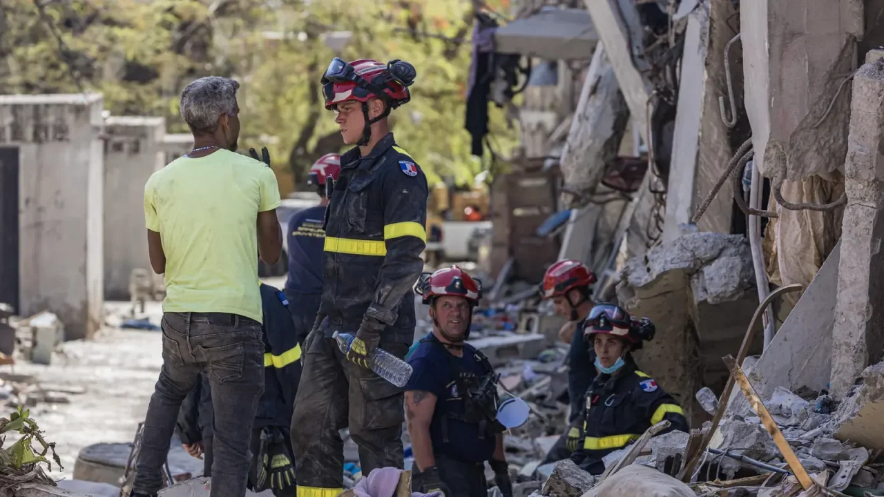 Ascienden a 18 los españoles fallecidos tras los devastadores terremotos en Venezuela