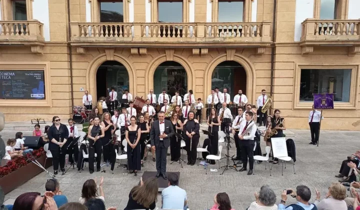La Banda de Música de Villaviciosa, una institución con más de cien años de historia, se encuentra en un momento de gran esplendor y se prep