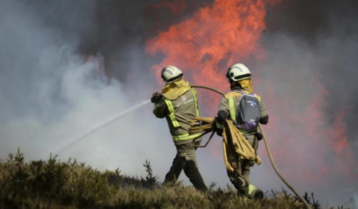Alerta en Galicia: Incendios forestales y olas de calor disparan el riesgo de riadas