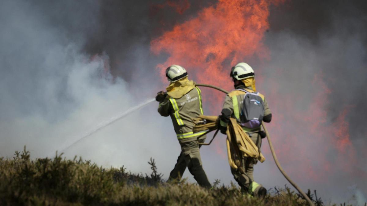 Alerta en Galicia: Incendios forestales y olas de calor disparan el riesgo de riadas