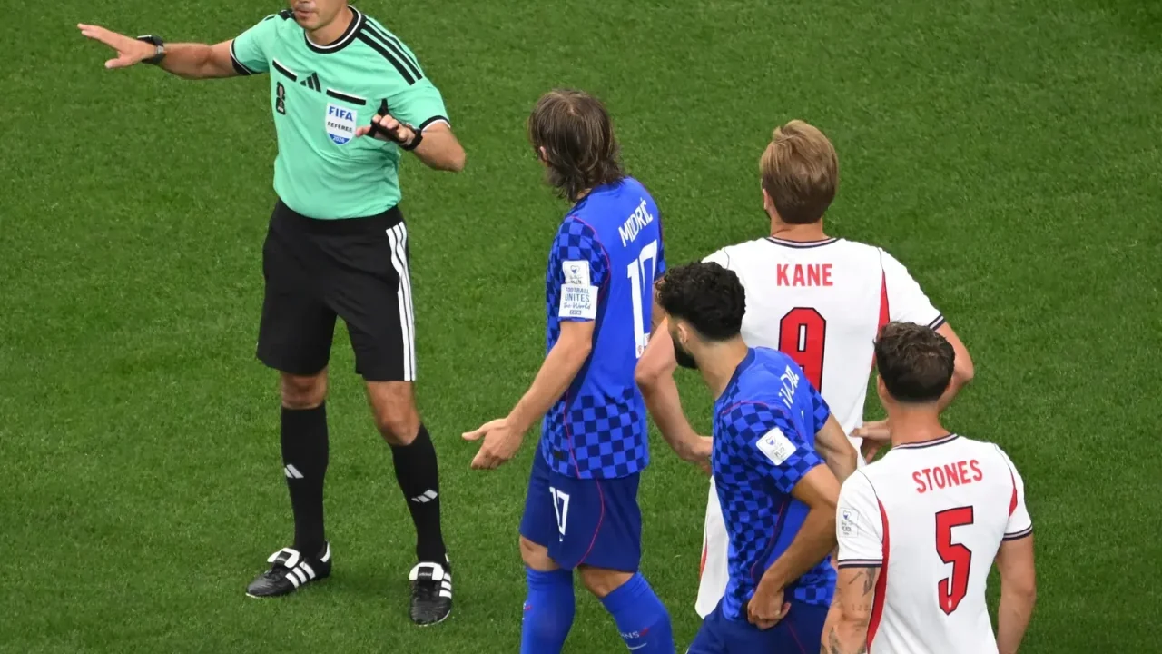 El VAR en el Mundial 2026 expone las lentas y sospechosas demoras del fútbol argentino
