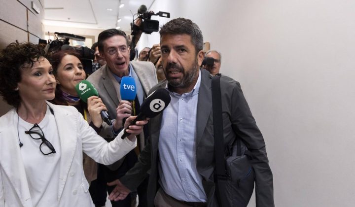 Revelan mensajes de WhatsApp de Mazón sobre emergencias durante una comida