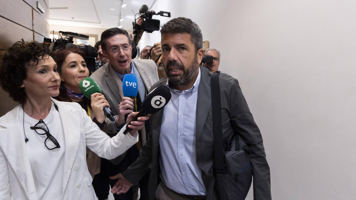Revelan mensajes de WhatsApp de Mazón sobre emergencias durante una comida