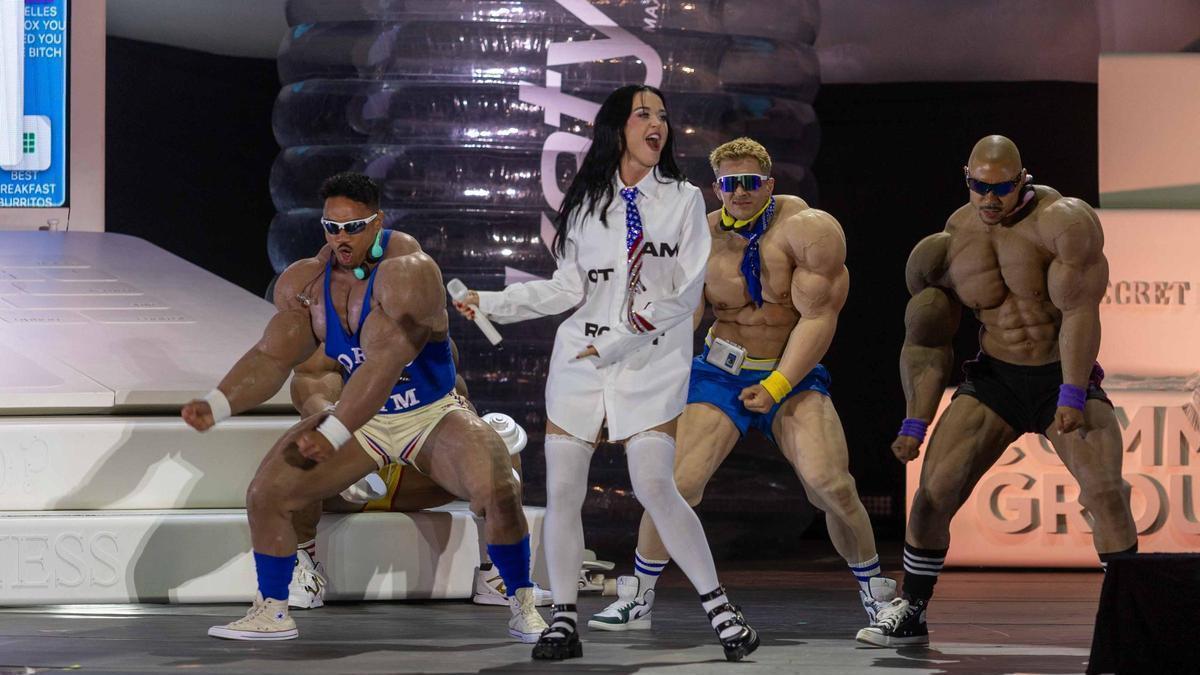 Katy Perry y Dani Martín fueron los grandes protagonistas de la noche de apertura del festival O Son do Camiño, celebrado en Santiago. Ambos