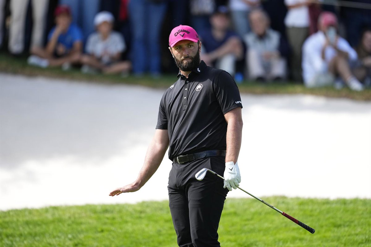 Los golfistas españoles Jon Rahm y Ángel Hidalgo en acción durante el US Open.