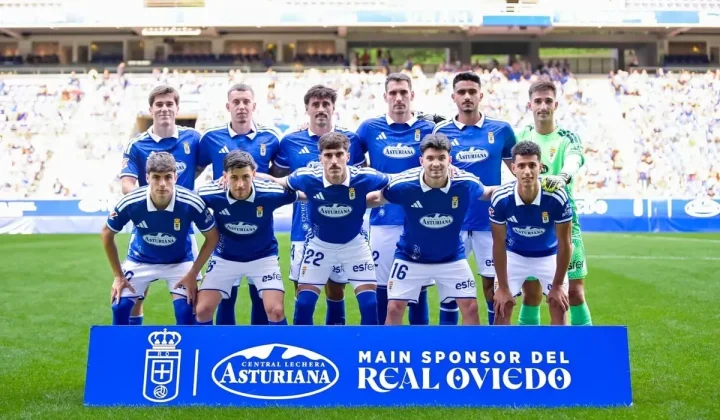 El Real Oviedo empata sin goles ante el Deportivo en su primer amistoso en el Carlos Tartiere