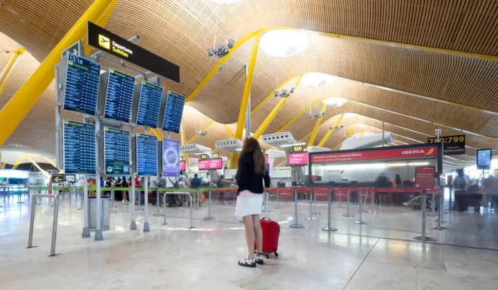 La llegada del verano y las vacaciones implican para muchos españoles preparar maletas, pero a menudo se olvida un detalle que puede resulta