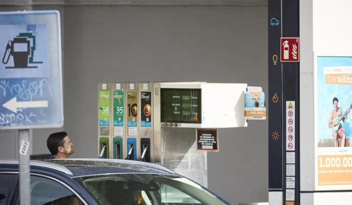 El precio del diésel se dispara: llenar el depósito cuesta 85 euros, 7 euros más que hace un año