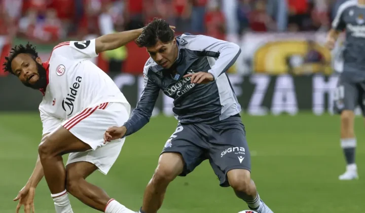 La temporada 25/26 ha marcado un punto de inflexión para Jon Mikel Aramburu. El lateral venezolano de la Real Sociedad ha pasado de ser una