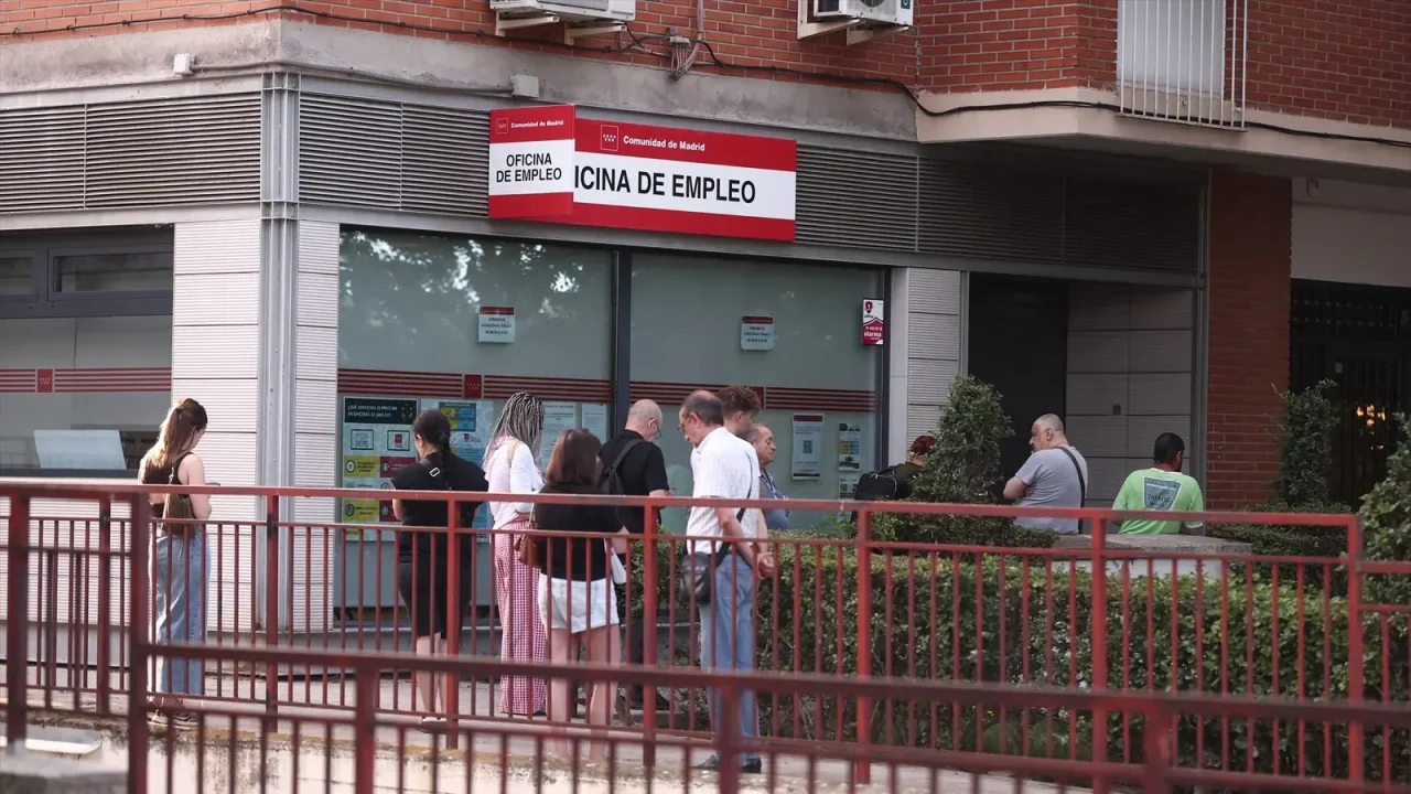 España alcanza los 22,46 millones de ocupados tras un fuerte repunte del empleo en junio