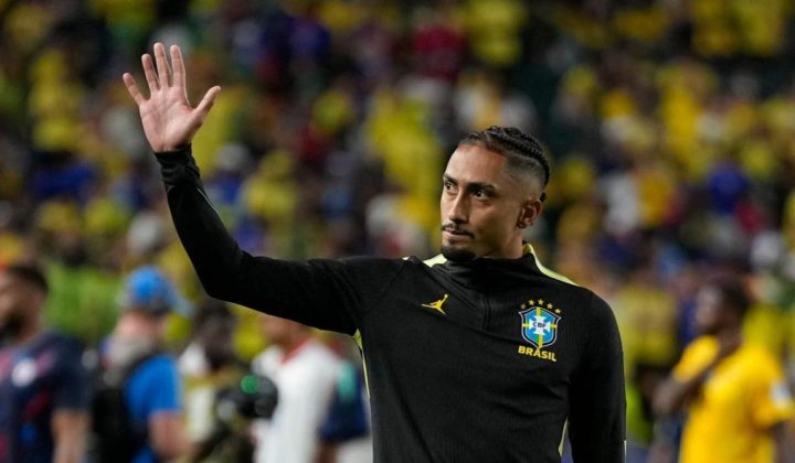 Raphinha pone punto final a una temporada marcada por las lesiones tras la eliminación de Brasil del Mundial. El extremo brasileño, de 29 añ