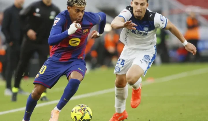El futuro de VÃ­ctor Parada parece estar cada vez mÃ¡s lejos de Vitoria. El defensa del Deportivo AlavÃ©s estÃ¡ a un paso de convertirse en