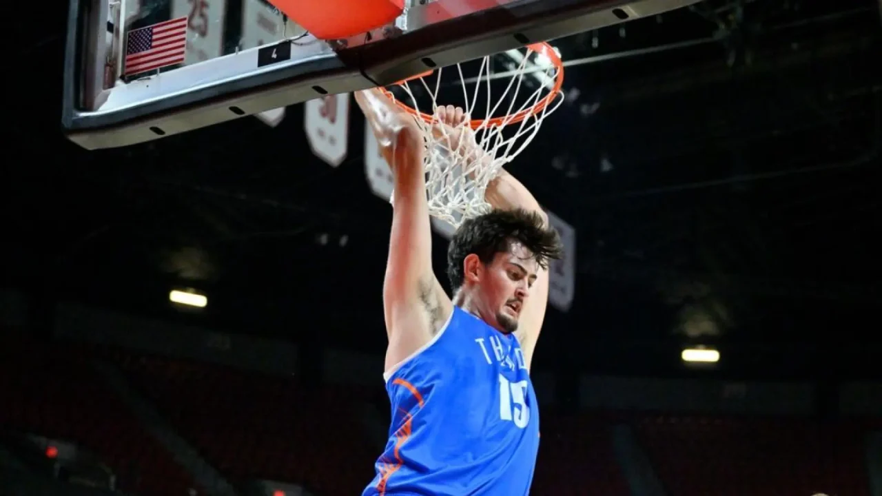 Aday Mara continúa consolidando su presencia en la Liga de Verano de la NBA, mostrando destellos de su potencial a pesar de que los resultad