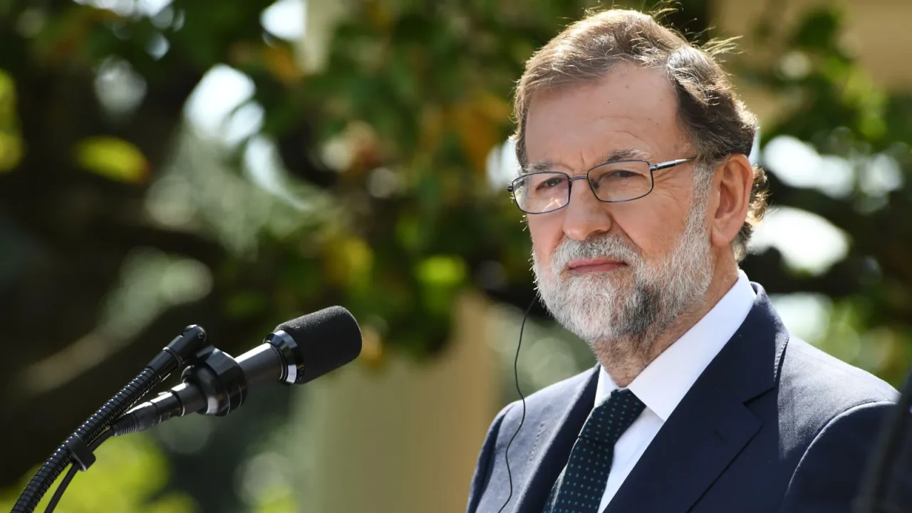Rajoy critica al Gobierno por «distraer la atención» tras la victoria de España y la polémica de la selección francesa