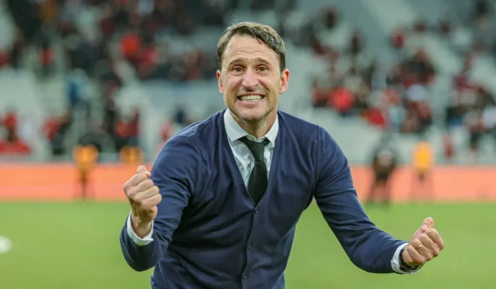 El Rayo Vallecano da la bienvenida a Beñat San José como su nuevo timonel. El técnico vasco aterriza en Vallecas para iniciar una nueva etap