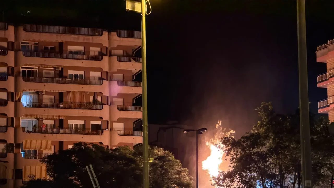 Una deflagración de gas en las obras del metro de Sants causa ocho heridos, dos de ellos graves