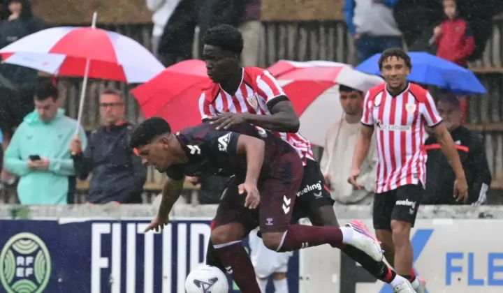 Yuri rescata el empate en el debut de Terzic: Athletic 2-2 Eibar en un amistoso pasado por agua