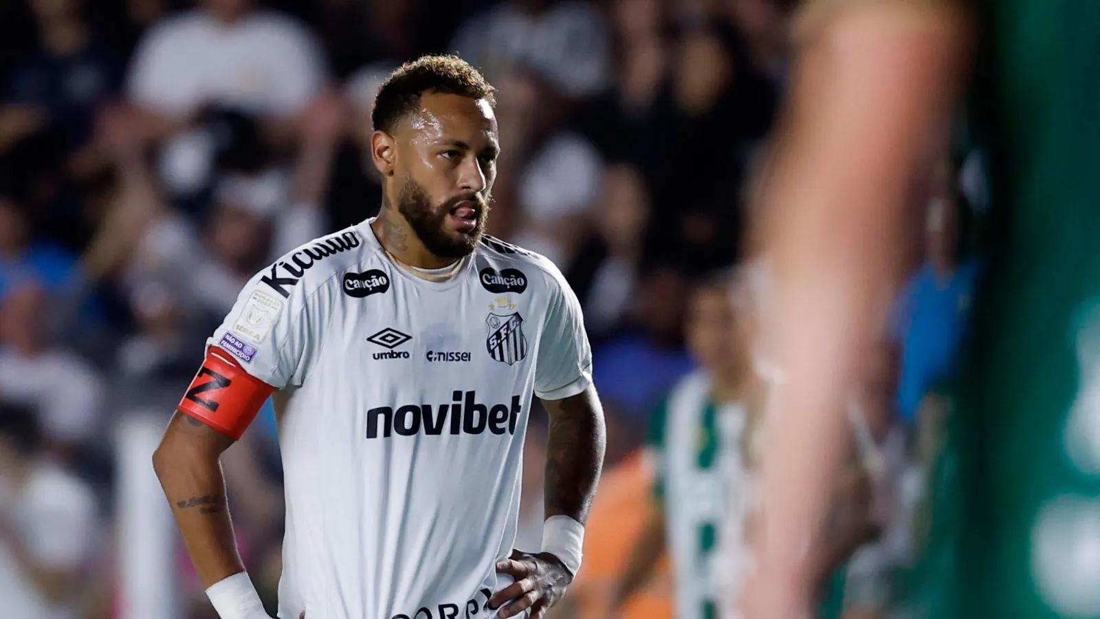 Neymar durante el partido entre Santos y Chapecoense, donde se produjo el incidente en el vestuario