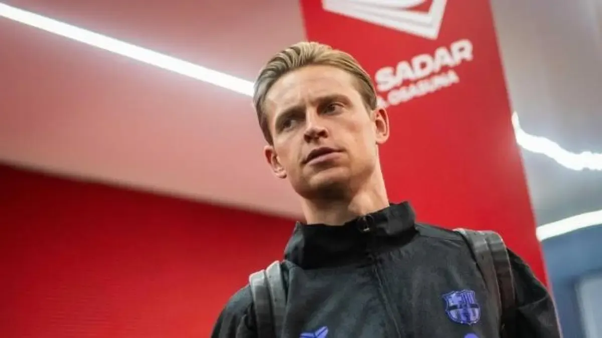 Frenkie de Jong vuelve a la Ciutat Esportiva para iniciar el tratamiento conservador de su rodilla