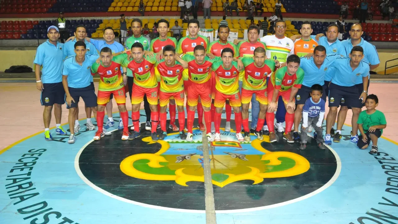 ¿Cuántos jugadores tiene LaLiga en cada equipo?