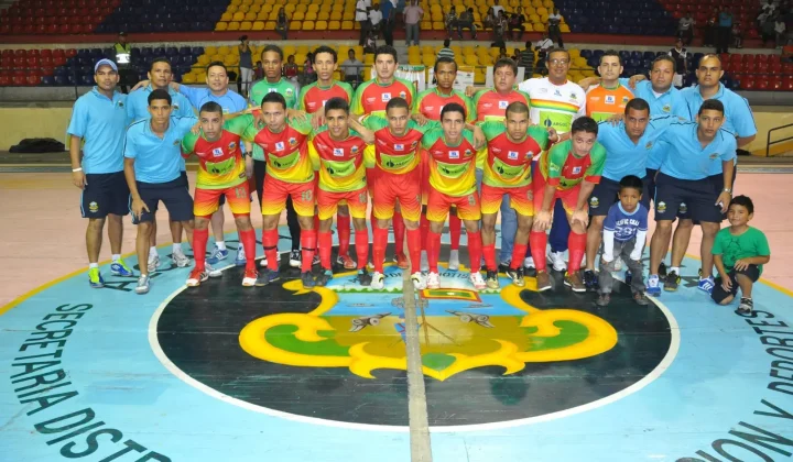¿Cuántos jugadores tiene LaLiga en cada equipo?