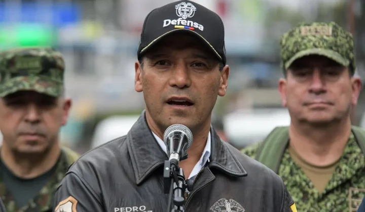 El ministro de Defensa de Colombia ha confirmado el reconocimiento oficial a Abelardo de la Espriella como el nuevo presidente del país. La