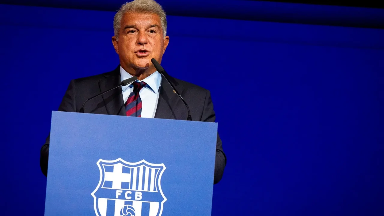 Joan Laporta sufre una arritmia, es atendido con éxito y no viajará a la pretemporada del Barcelona