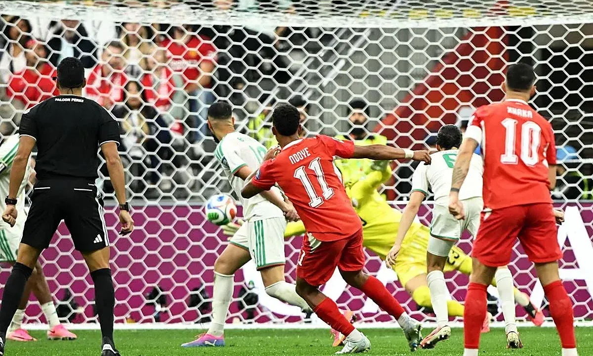 Suiza ha sellado su pase a los octavos de final del Mundial con una victoria contundente por 2-0 frente a Argelia. El combinado helvético de