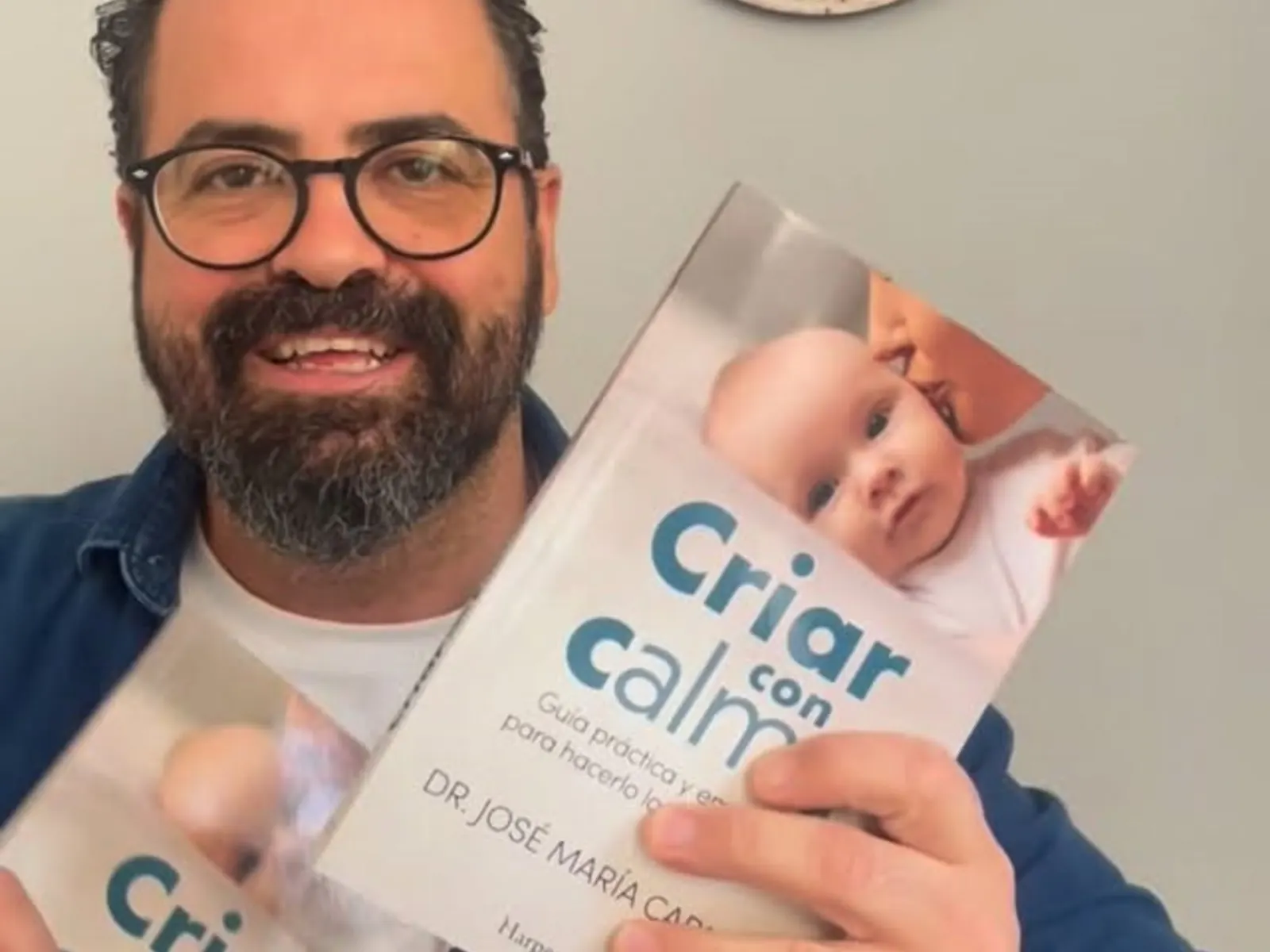 José María Carmona, pediatra del Hospital Universitario Virgen del Rocío de Sevilla y autor del libro "Criar en calma