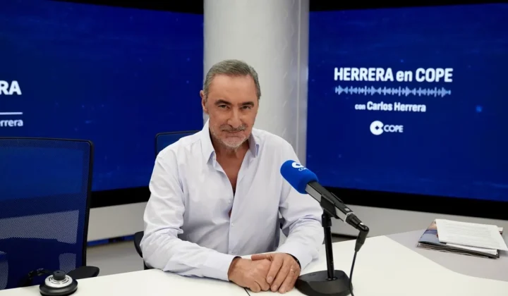 Carlos Herrera señala la falta de sintonía en el Gobierno por la crisis de Ceuta: «Se despellejaron en público