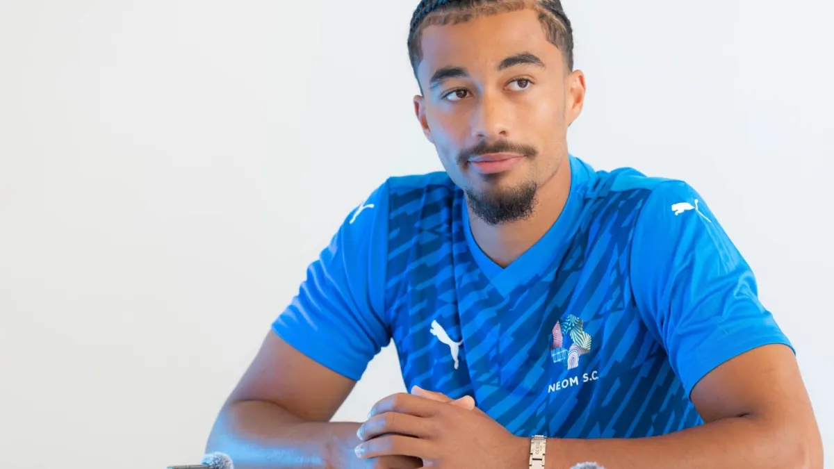Nathan Zézé, otra opción para el central de la Real Sociedad