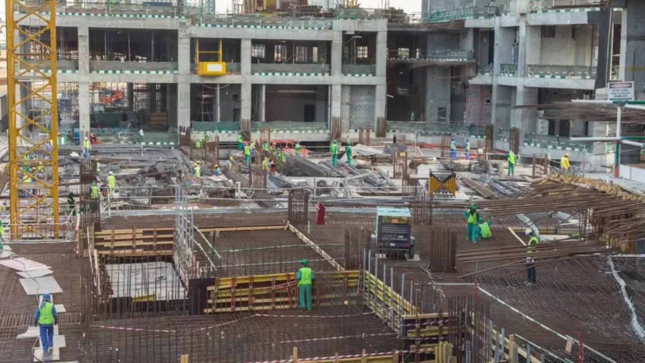 La falta de suministro eléctrico amenaza con paralizar la construcción de miles de viviendas en la Comunidad de Madrid